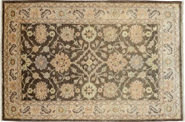 Handwoven rug No. 2027, 5′ × 7′