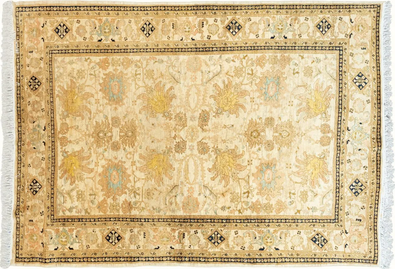 Handwoven rug No. 211, 6′ × 9′, viewed from above