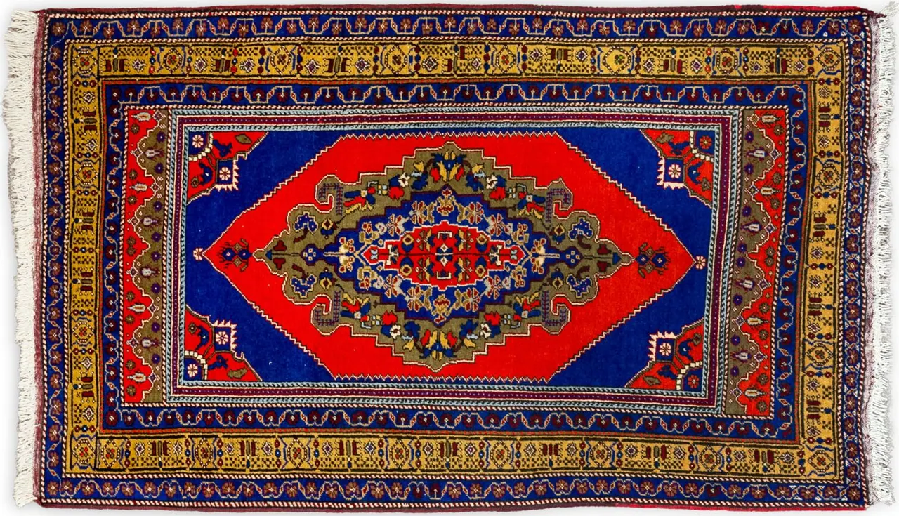 Handwoven rug No. 330, 5′ × 7′, viewed from above