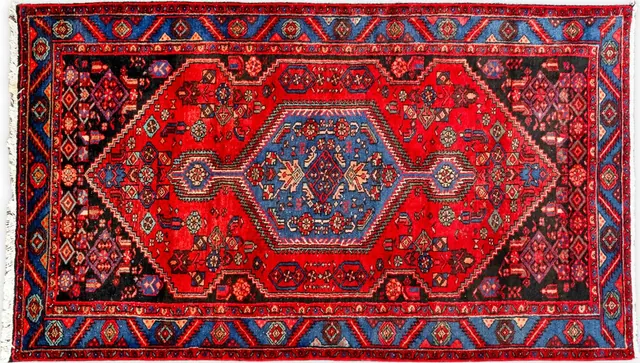 Handwoven rug No. 535, 5′ × 7′