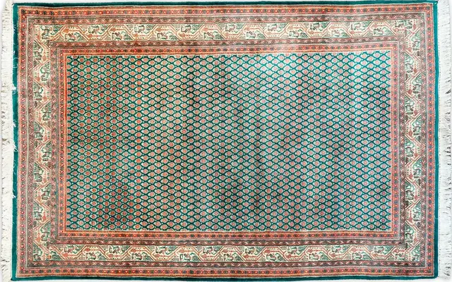 Handwoven rug No. 561, 5′ × 7′