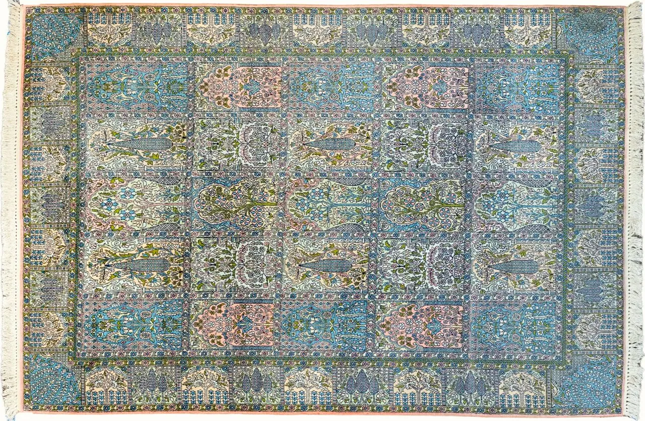 Handwoven rug No. 604, 6′ × 9′, viewed from above