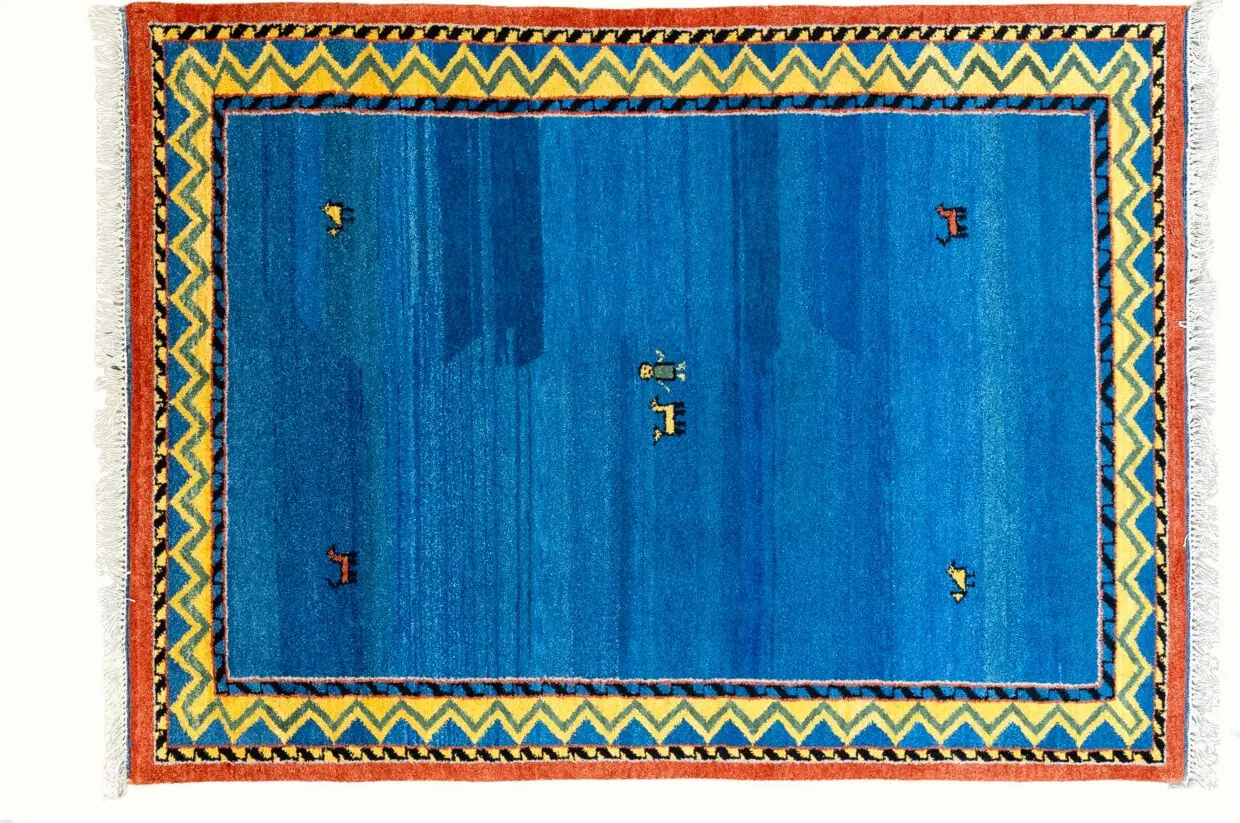 Handwoven rug No. 611, 6′ × 9′, viewed from above