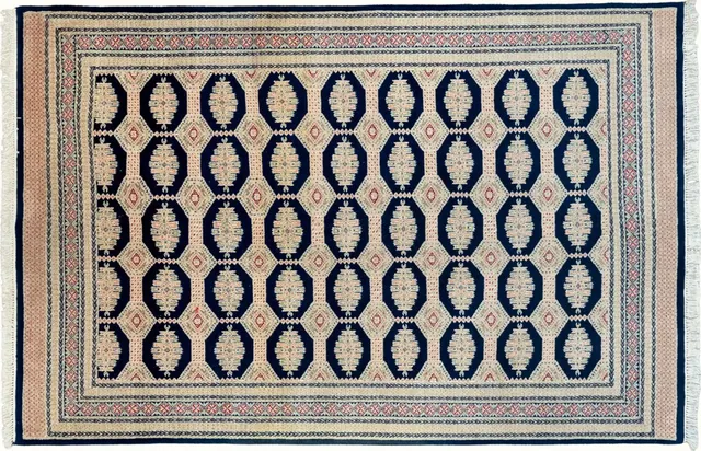 Handwoven rug No. 652, 6′ × 9′