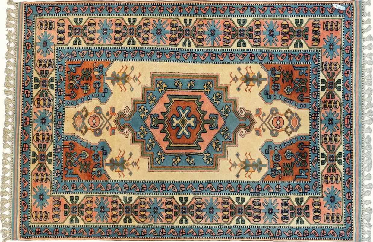 Handwoven rug No. 668, 6′ × 9′, viewed from above