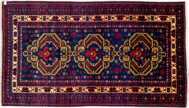 Handwoven rug No. 700, 5′ × 7′