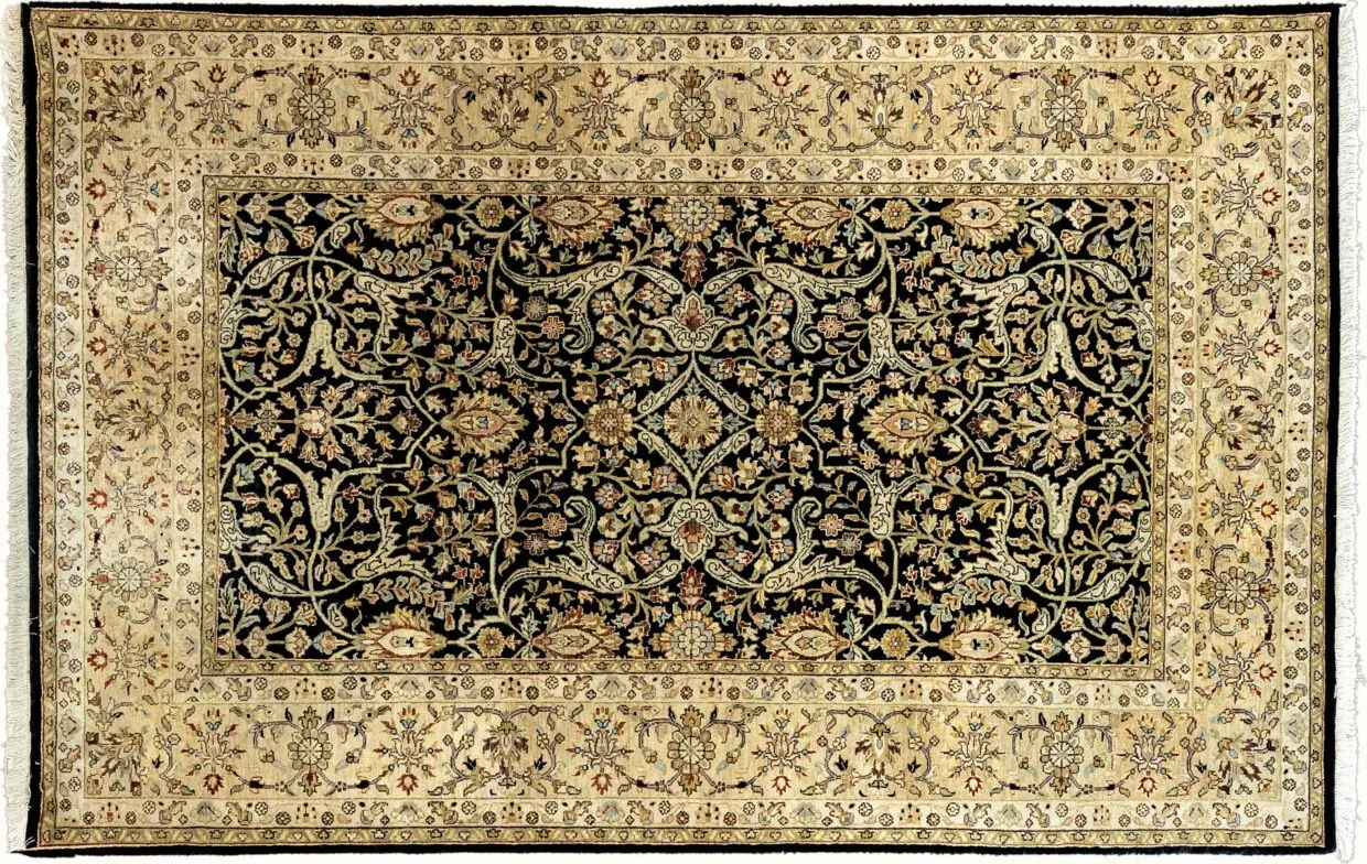 Handwoven rug No. F600, 6′ × 9′, viewed from above