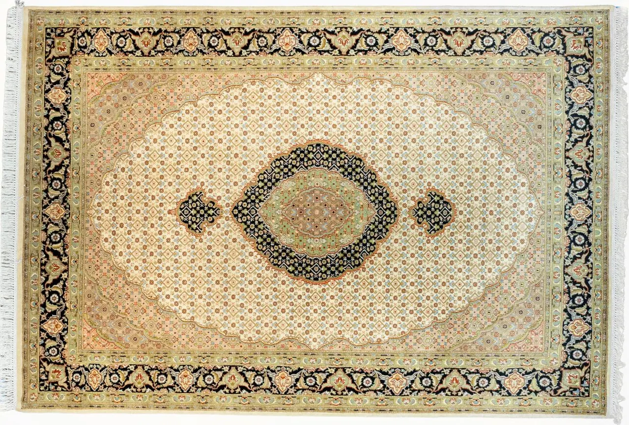 Handwoven rug No. RA13-40, 6′ × 9′, viewed from above